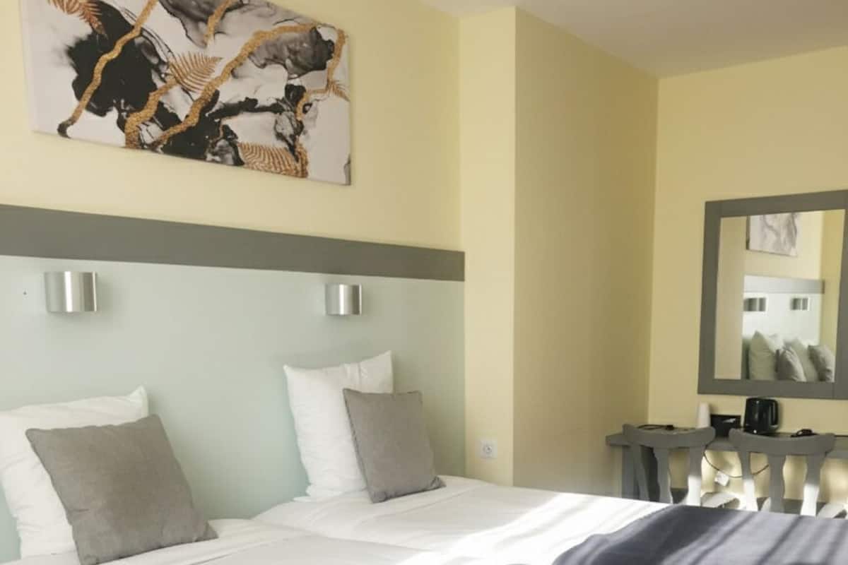 Comfort-Doppel- oder -Zweibettzimmer | 1 Schlafzimmer, hochwertige Bettwaren, Verdunkelungsvorhänge