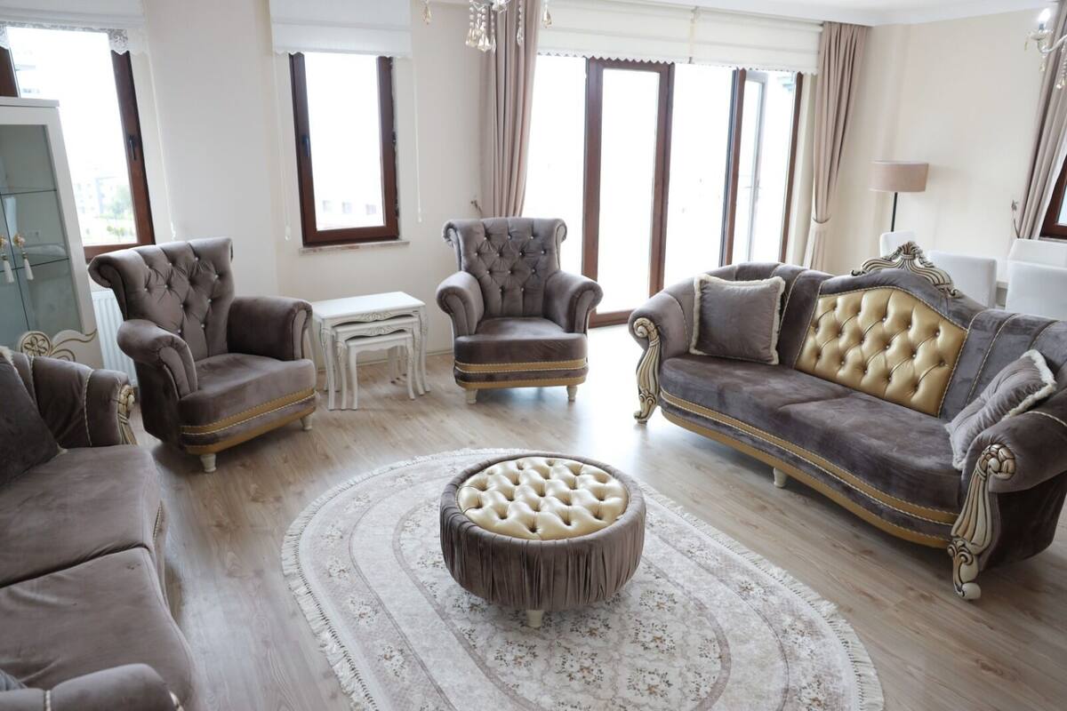Executive Villa | Premium bedding, desk, blackout drapes, soundproofing