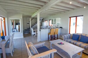 Duplex Units | Vardagsrum | Platt-tv