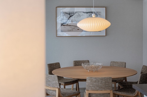 客室内のダイニングエリア