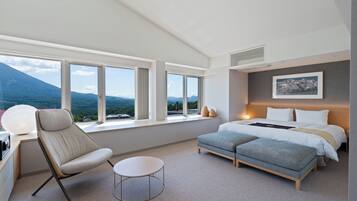 4 Bedroom Yotei Penthouse Residence (Dual Key) | Premium bedding, in-room safe, soundproofing, free WiFi