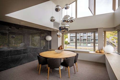 客室内のダイニングエリア