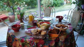Petit déjeuner continental compris tous les jours