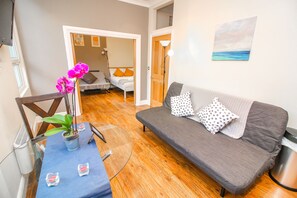 Leilighet – city, 2 soverom, kjøkken | 1 soverom, skrivebord, strykejern/-brett og wi-fi (inkludert)