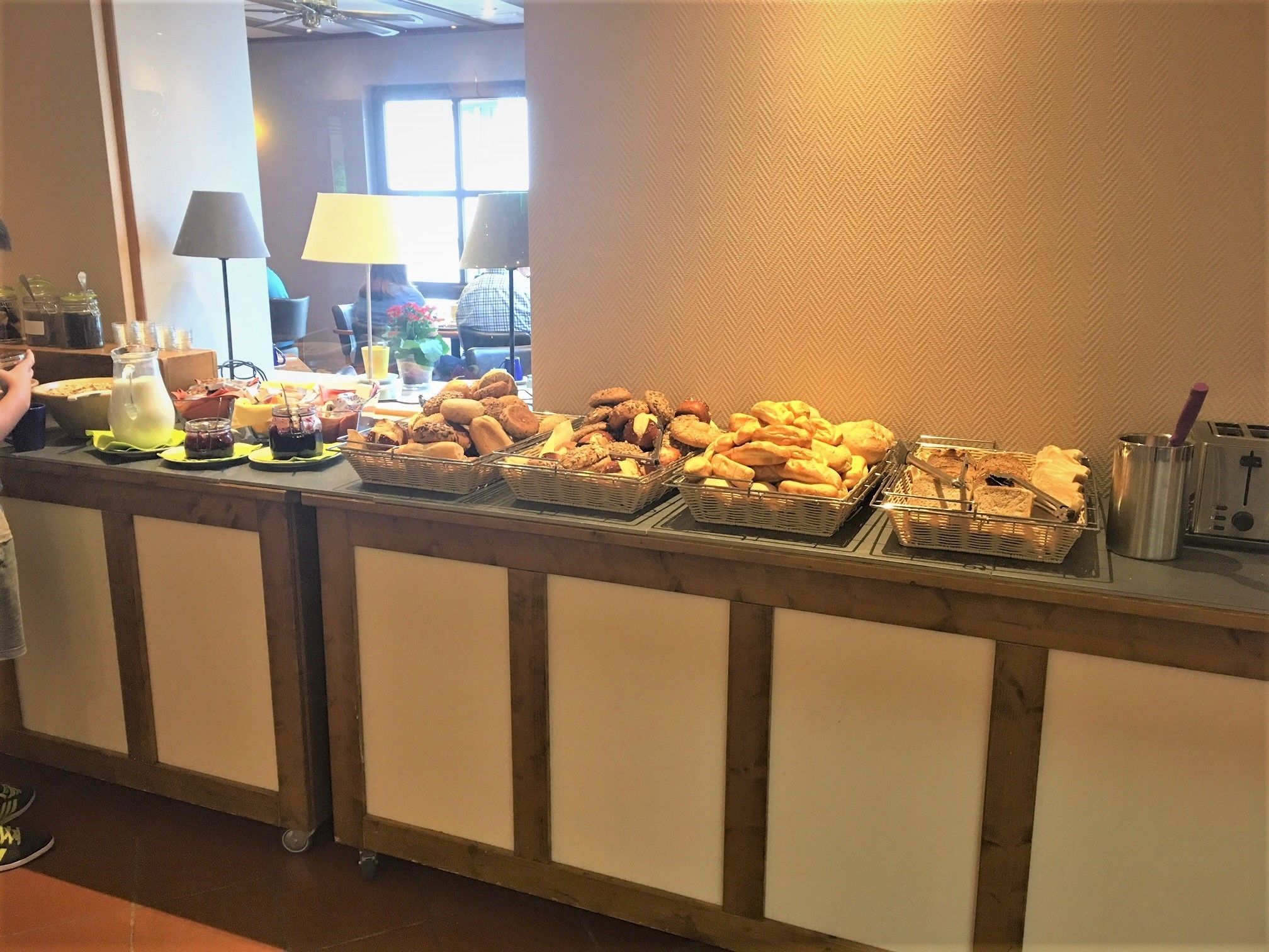 daily buffet breakfast (eur 8 per person)