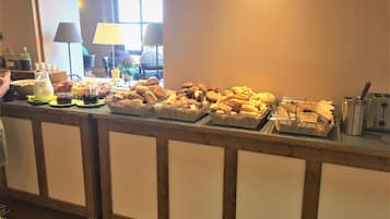 Daily buffet breakfast (EUR 8 per person)