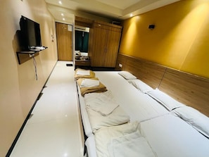 Chambre Quadruple Deluxe, 1 très grand lit