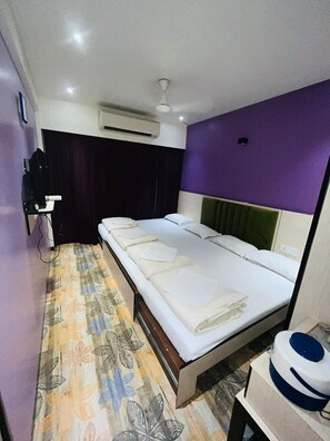 Superior Quadruple Room, 1 Bedroom | Free WiFi, bed sheets - Hotel Madni Royale (Ajmer)