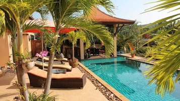 3-Bedroom Villa with Private Pool | Teras/patio
