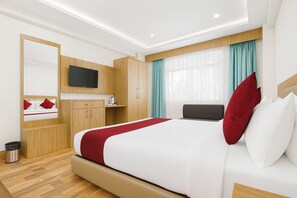 Deluxe Double Room, 1 Double Bed | Desk, soundproofing, rollaway beds, free WiFi - Golden Dolma (Darjeeling)