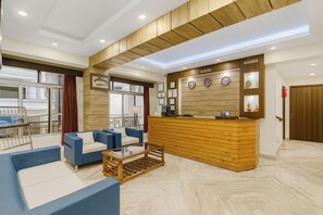 Reception - Golden Dolma (Darjeeling)