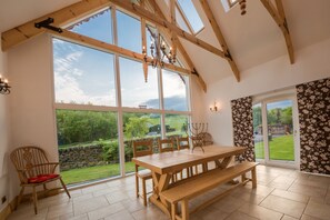 House, Multiple Beds, Mountain View (Pet Friendly) | In-room dining