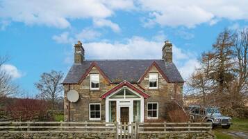 Ferienhaus, Mehrere Betten, Bergblick | 4 Schlafzimmer, individuell dekoriert, individuell eingerichtet