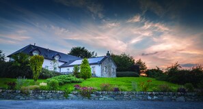 Maison Traditionnelle | Décoration personnalisée, ameublement personnalisé, Wi-Fi gratuit