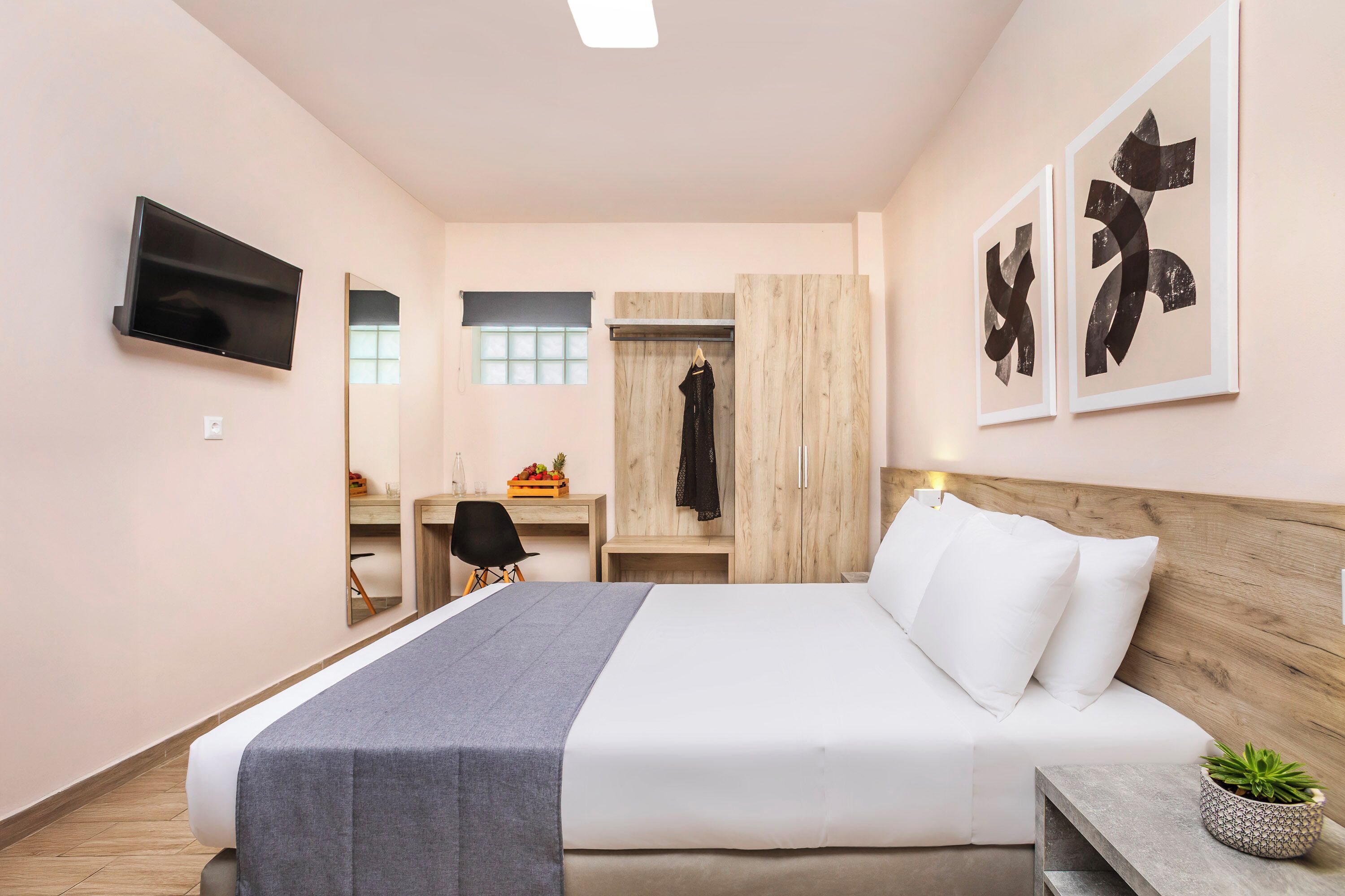 Family Suite, 2 Bedrooms | Premium bedding, in-room safe, blackout drapes, soundproofing