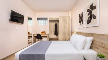 Family Suite, 2 Bedrooms | Premium bedding, in-room safe, blackout drapes, soundproofing