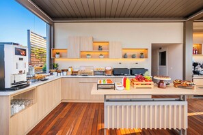 Breakfast buffet - Hotel Vozina (Polygyros)