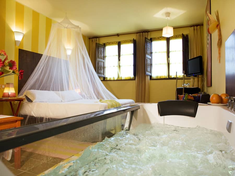 Premium bedding, desk, soundproofing, bed sheets