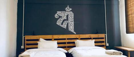 デラックス ルーム | デスク、WiFi (無料)、ベッドシーツ