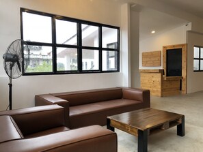 Lounge - Yakety Yak Hostel (Kathmandu)