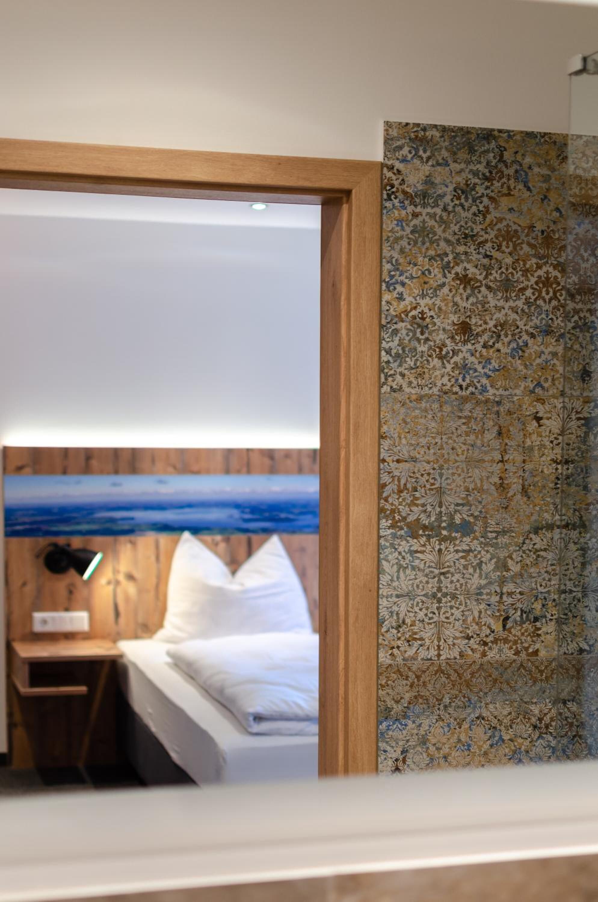 1 bedroom, desk, free wifi, bed sheets