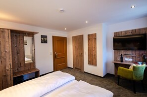 Desk, free WiFi, bed sheets - Gasthof Messerschmied (Grassau)