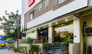 Mặt tiền nơi lưu trú