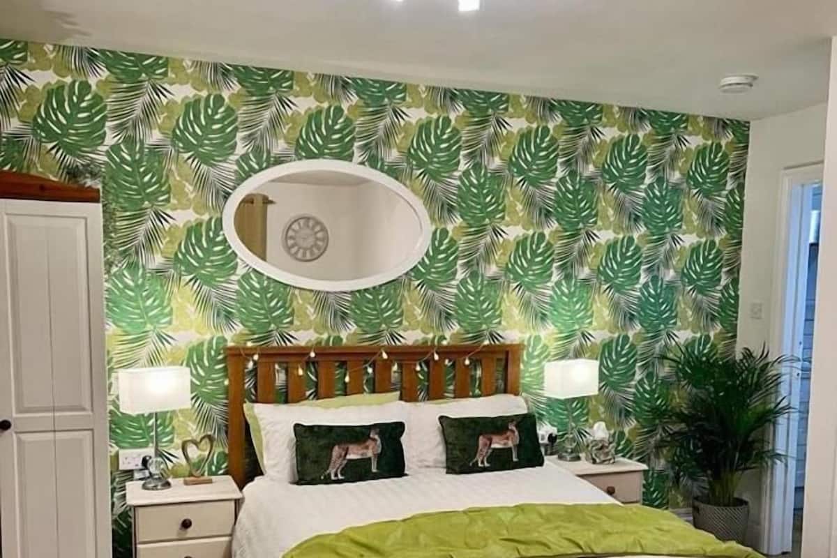 Habitación con 1 cama matrimonial o 2 individuales | Tabla de planchar con plancha, wifi gratis y ropa de cama