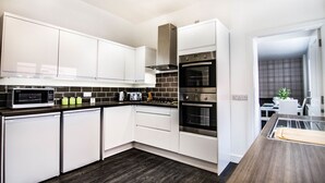 Fridge, microwave, oven, stovetop - Crystal Palace (Barrow-in-Furness)