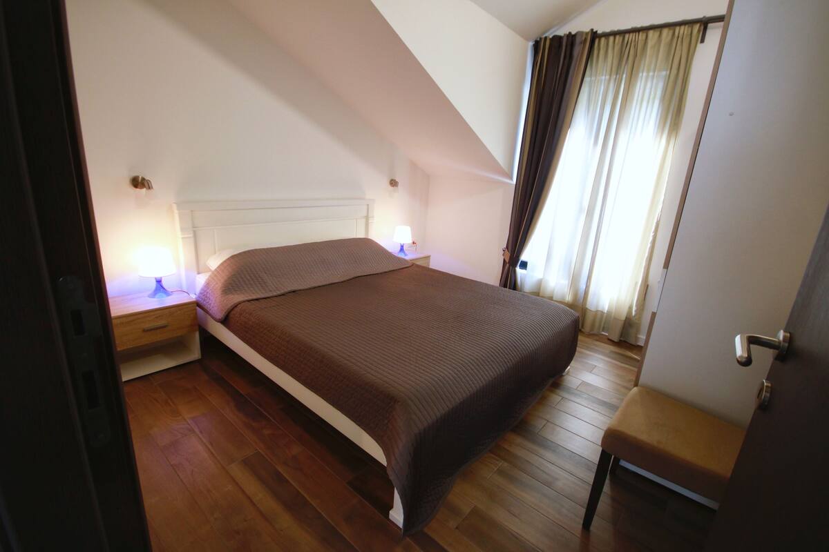 1 bedroom, iron/ironing board, free cots/infant beds, free WiFi