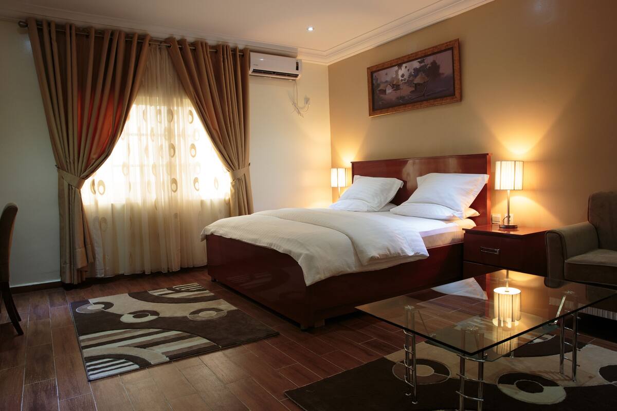 Literie de qualité supérieure, bureau, Wi-Fi gratuit