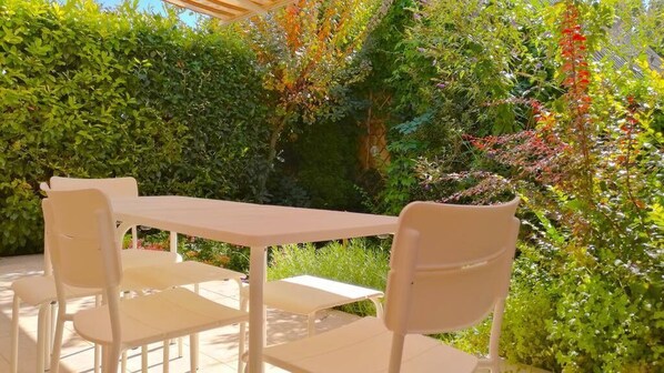 Apartment, 3 Bedrooms, 2 Bathrooms | Terrace/patio - Aurora Premium Home (Gyor)