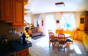 Apartment, 3 Bedrooms, 2 Bathrooms | Interior detail - Aurora Premium Home (Gyor)