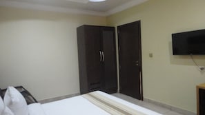 1 bedroom, in-room safe, desk, laptop workspace - Caesar's Court Hotel and Suites (Abeokuta)