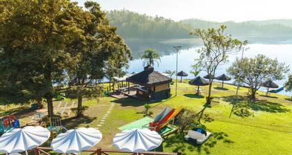 Marina e Pousada Porto do Sol