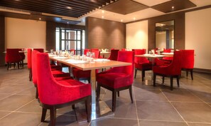 Restaurant - Treebo Tryst Grand Bhabendra Alay (Guwahati)