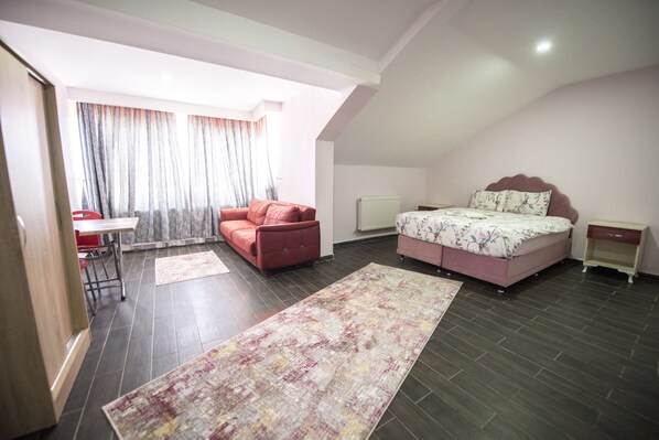 Deluxe Apartment, 1 Bedroom | Living room