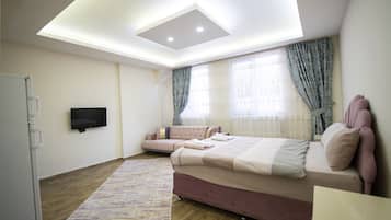 Deluxe Apartment, 1 Bedroom | 2 bedrooms, desk, free WiFi