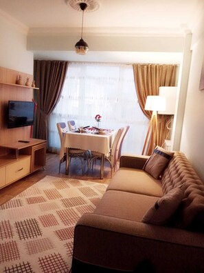 Deluxe Apartment, 1 Bedroom | Living room