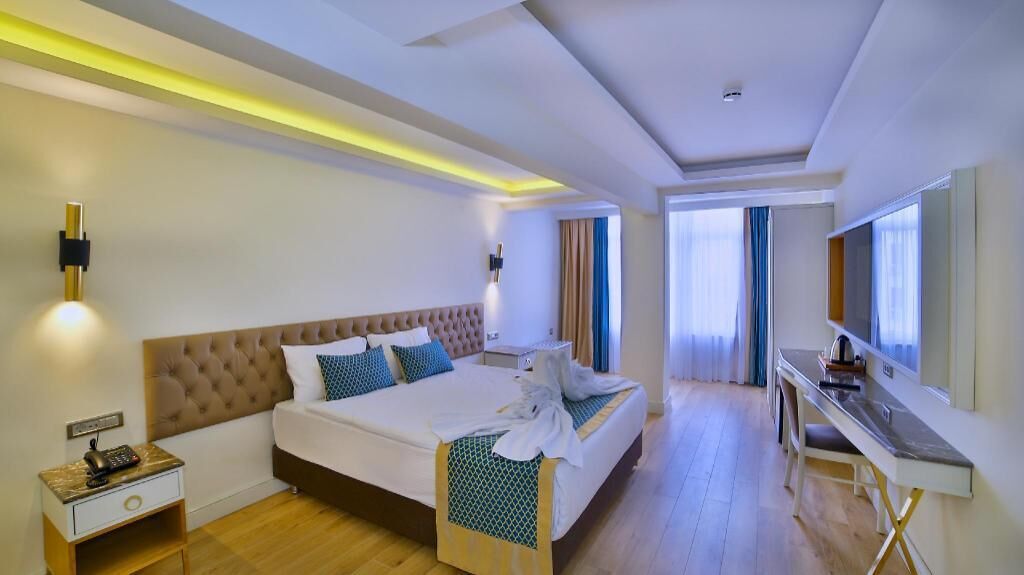 Minibar, in-room safe, soundproofing, free WiFi