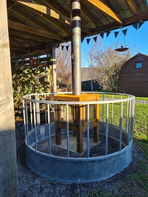 Exterior - The Little Hide - Adult Only Camping Pods (York)