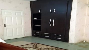 Skrivebord og wi-fi (inkludert)