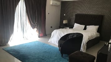 Skrivebord og wi-fi (inkludert)