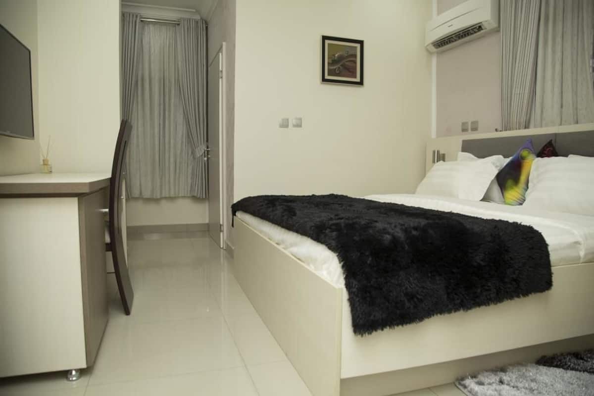 Desk, free WiFi, bed sheets