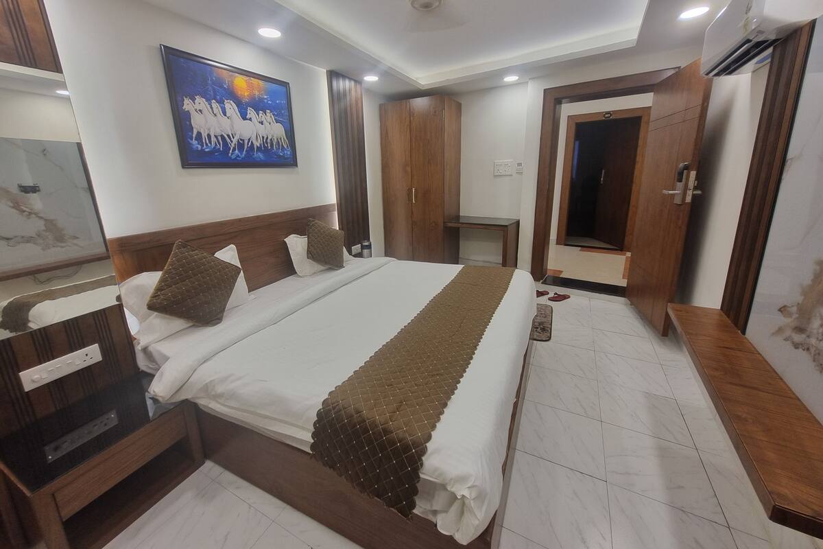 Deluxe Room | Premium bedding