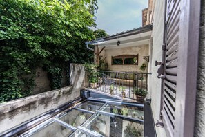 Chambre Double, salle de bains attenante (Jeanne) | Vue depuis le balcon