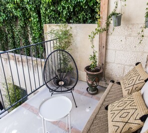 Double Room, Ensuite (Jeanne) | Balcony view - La Demoiselle (Avignon)