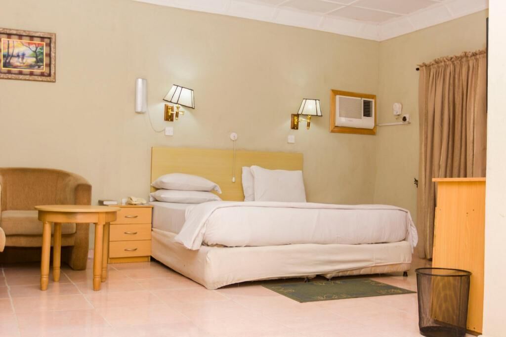 In-room safe, free WiFi, bed sheets