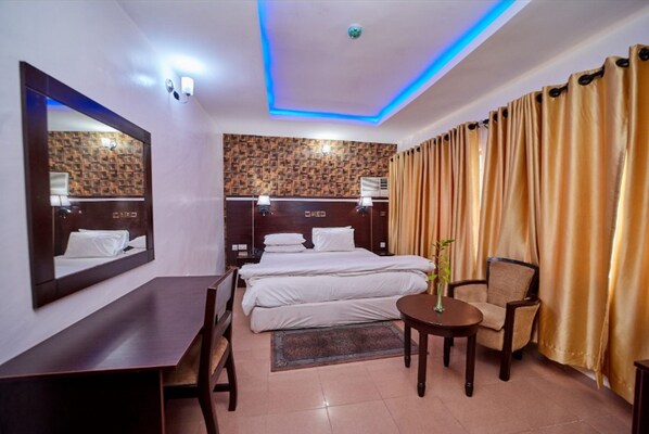 Presidential Suite | In-room safe, free WiFi, bed sheets