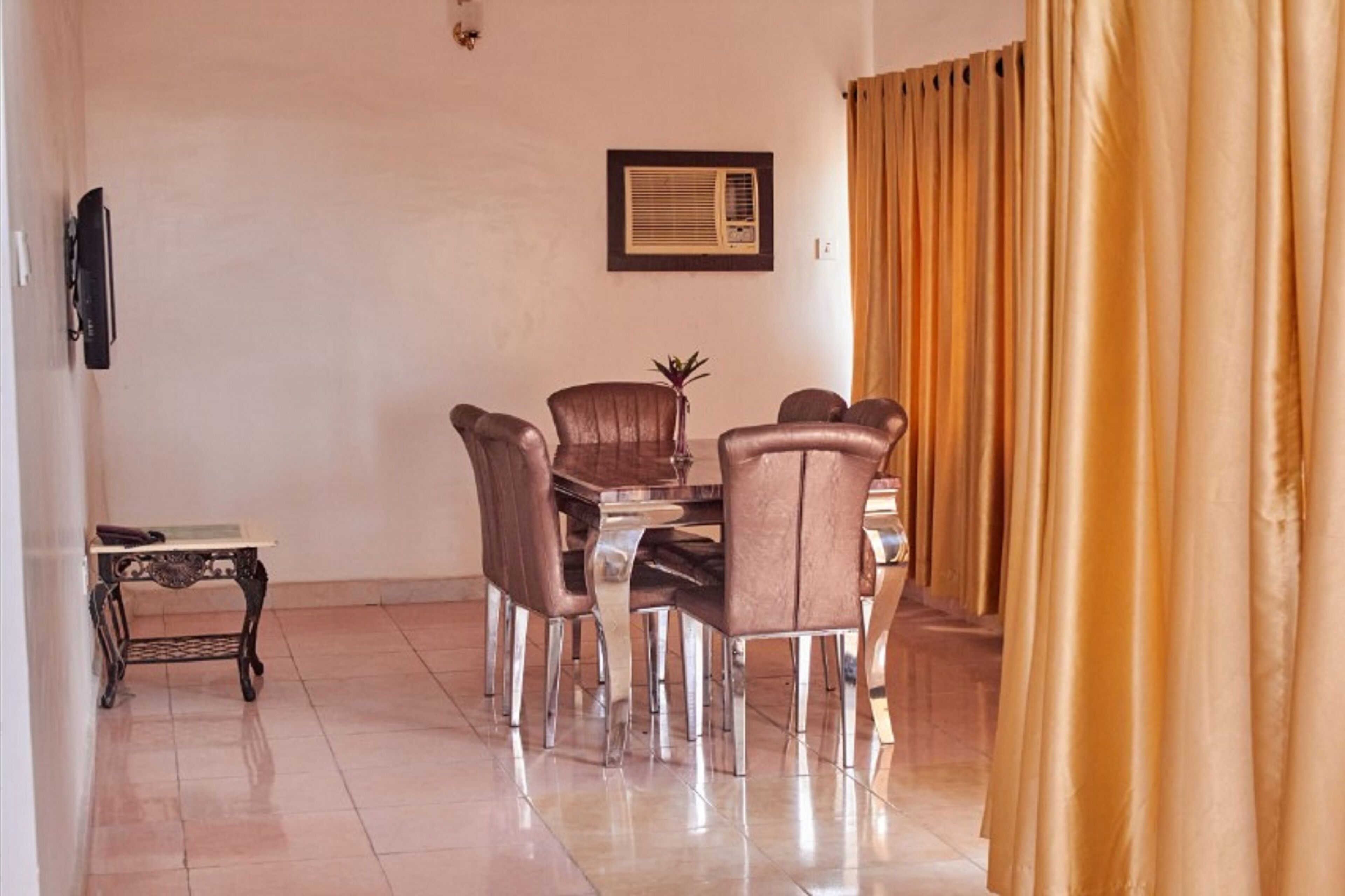 Presidential Suite | In-room dining